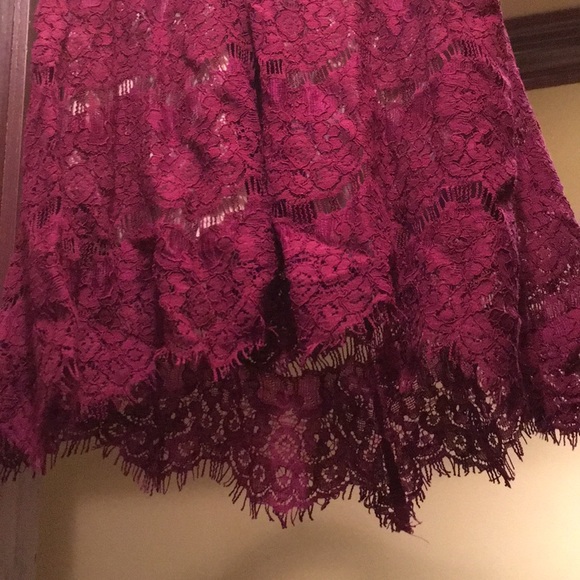 Lace top lined szMD never worn - Picture 3 of 4